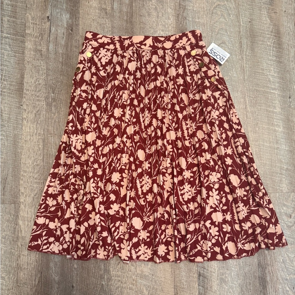 Chic Floral A-Line Skirt in Red and Cream